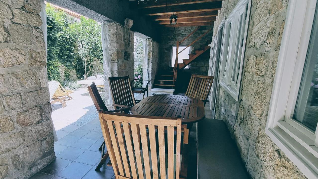 Rector'S Villa - Charming Retreat In Old Town With Jacuzzi In Private Courtyard Rab Town Luaran gambar
